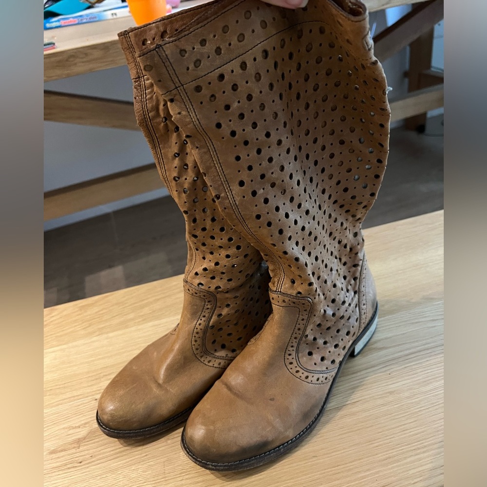 Diesel boots